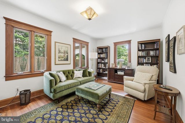 2817 24TH ST N, Arlington, VA 22207