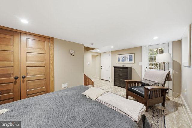 2817 24TH ST N, Arlington, VA 22207