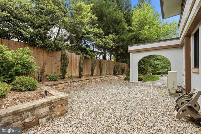 2817 24TH ST N, Arlington, VA 22207
