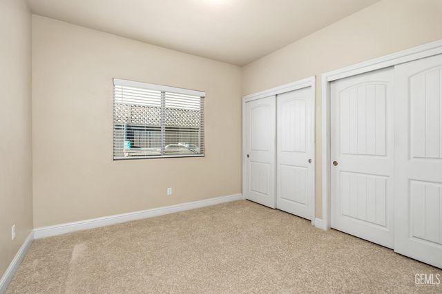 9128 Oak Garden Lane, Shafter, CA 93263