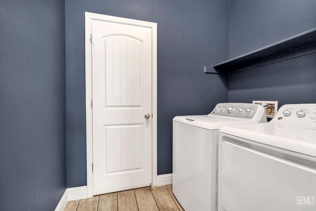 9128 Oak Garden Lane, Shafter, CA 93263