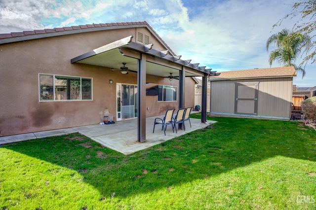 9128 Oak Garden Lane, Shafter, CA 93263