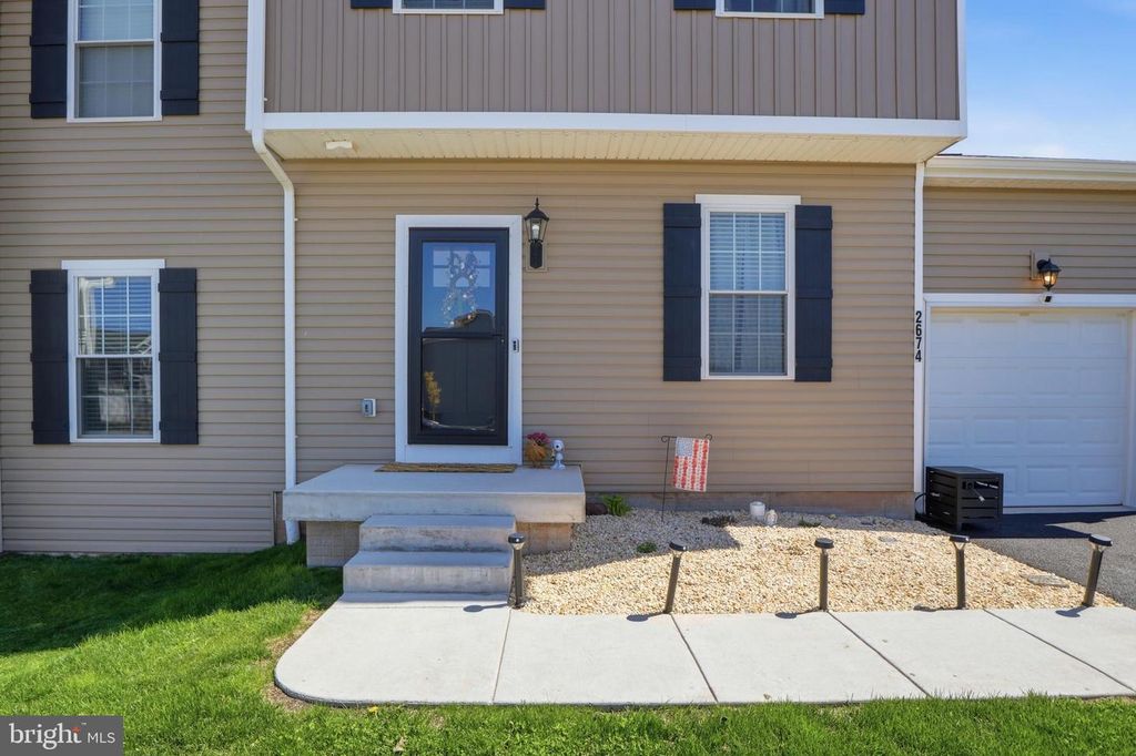 Image 4 of property listing at 2674 BROWNSTONE DR #LOT 215, Dover, PA 17315