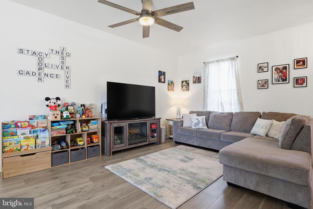 Image 6 of property listing at 2674 BROWNSTONE DR #LOT 215, Dover, PA 17315