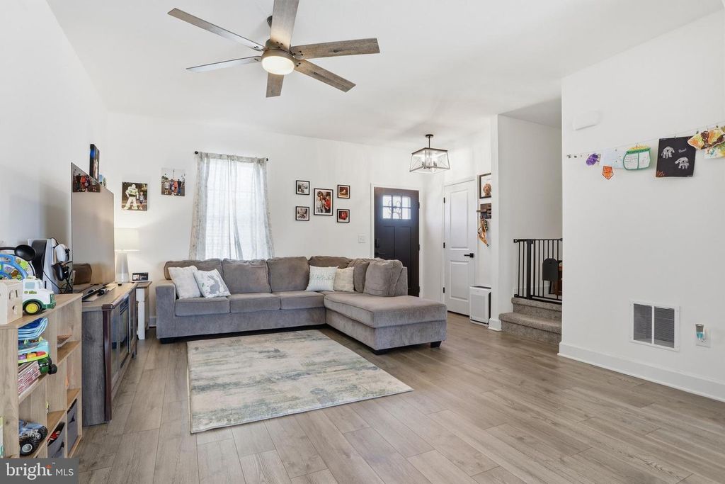 Image 7 of property listing at 2674 BROWNSTONE DR #LOT 215, Dover, PA 17315