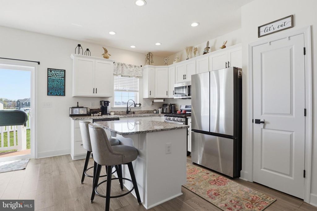 Image 8 of property listing at 2674 BROWNSTONE DR #LOT 215, Dover, PA 17315