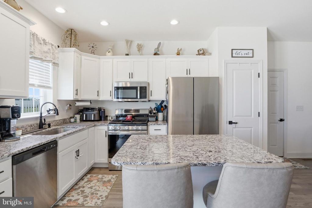 Image 9 of property listing at 2674 BROWNSTONE DR #LOT 215, Dover, PA 17315