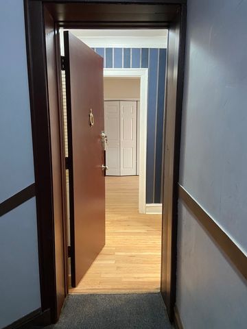 2210 E 70th Street 1, Chicago, IL 60649