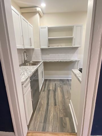 2210 E 70th Street 1, Chicago, IL 60649