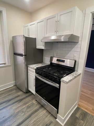 2210 E 70th Street 1, Chicago, IL 60649