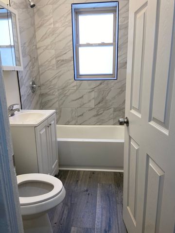 2210 E 70th Street 1, Chicago, IL 60649