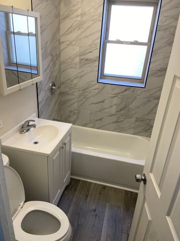 2210 E 70th Street 1, Chicago, IL 60649