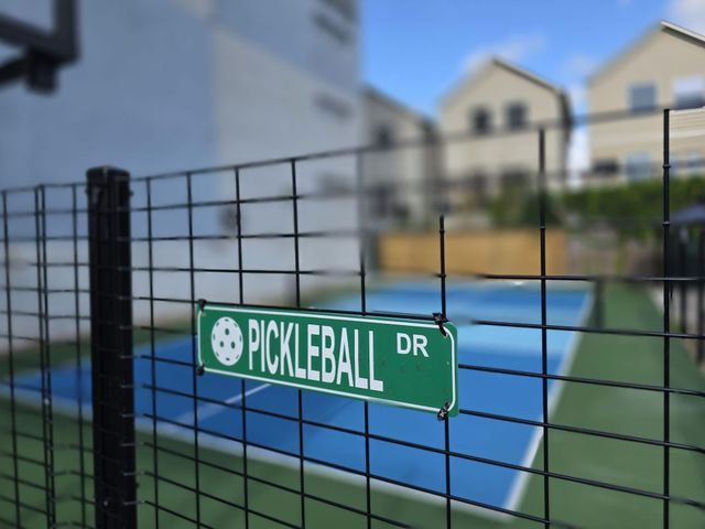 5400 Memorial Drive 812, Houston, TX 77007