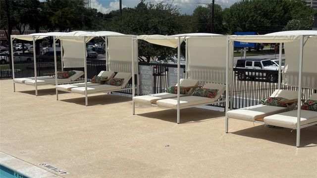 5400 Memorial Drive 812, Houston, TX 77007