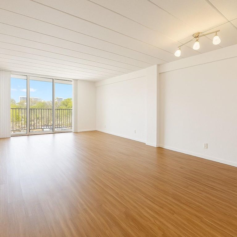 5400 Memorial Drive 812, Houston, TX 77007