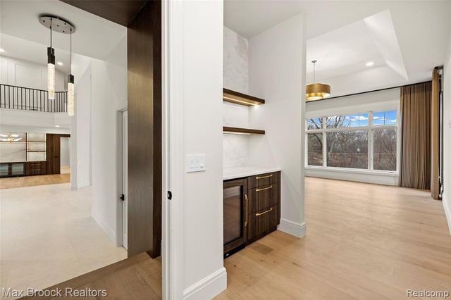 1888 W Tahquamenon Court, Bloomfield Hills, MI 48302