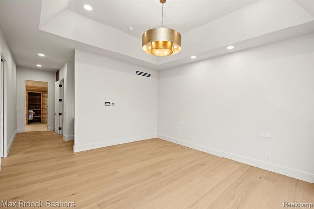 1888 W Tahquamenon Court, Bloomfield Hills, MI 48302