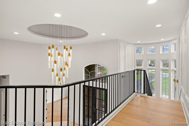 1888 W Tahquamenon Court, Bloomfield Hills, MI 48302