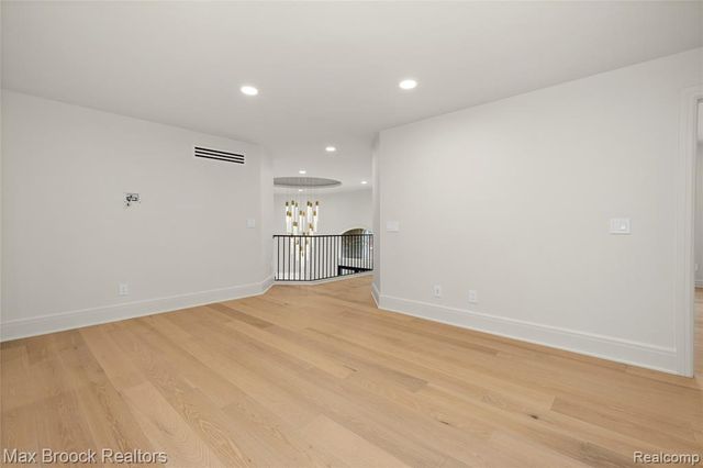 1888 W Tahquamenon Court, Bloomfield Hills, MI 48302