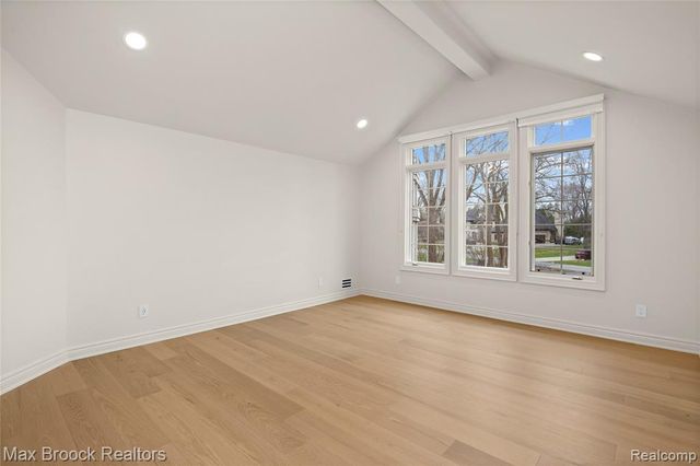 1888 W Tahquamenon Court, Bloomfield Hills, MI 48302