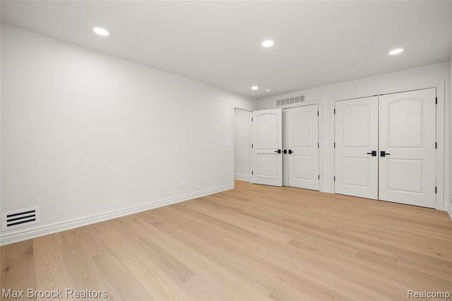 1888 W Tahquamenon Court, Bloomfield Hills, MI 48302