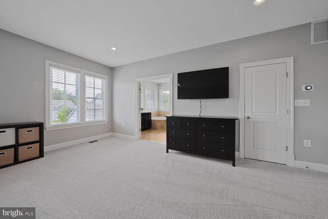 23825 WEATHERVANE PL, Ashburn, VA 20148