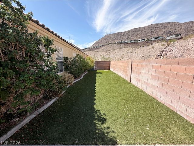 374 Yacht Avenue, Henderson, NV 89012