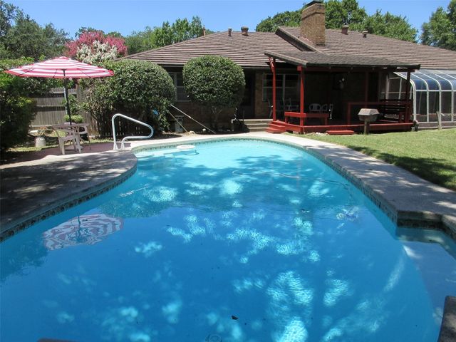 1132 N Irving Heights Drive, Irving, TX 75061