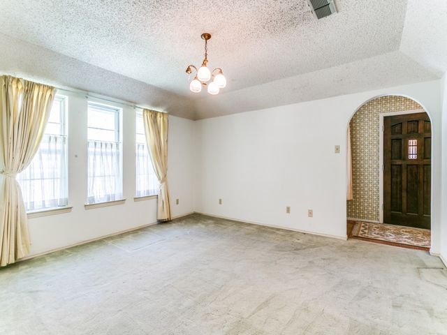 1132 N Irving Heights Drive, Irving, TX 75061