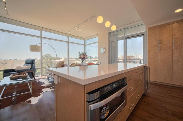 2207 Bancroft Street 604, Houston, TX 77027