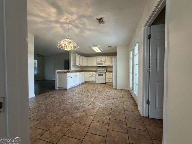 168 McCall Avenue, Reidsville, GA 30453