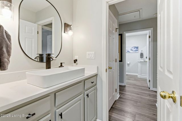 8411 Aspen Glen Way, Louisville, KY 40228