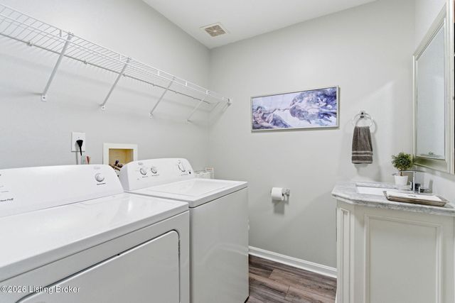 8411 Aspen Glen Way, Louisville, KY 40228