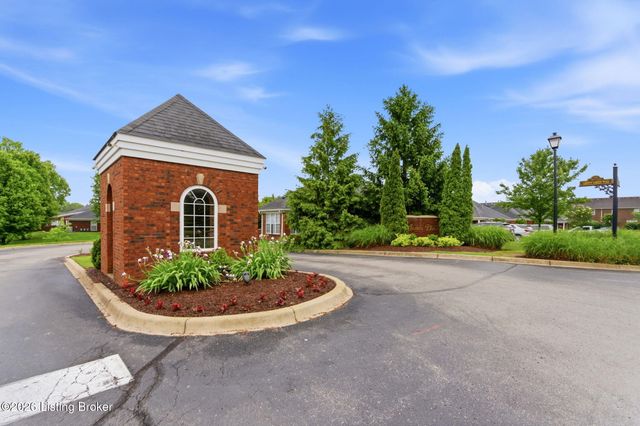 8411 Aspen Glen Way, Louisville, KY 40228