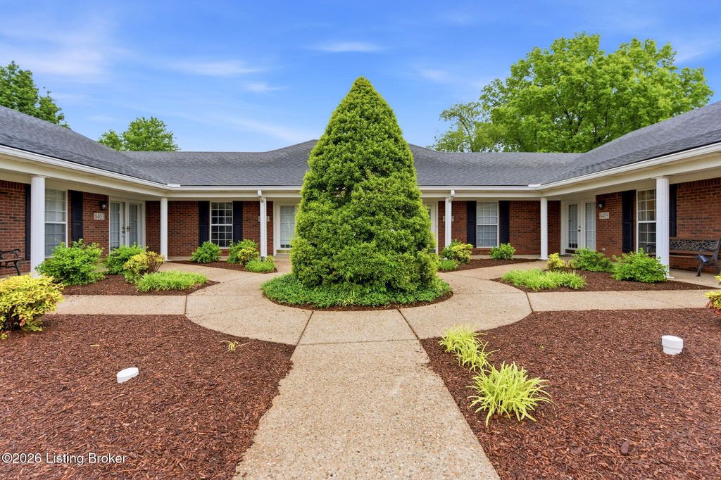 8411 Aspen Glen Way, Louisville, KY 40228