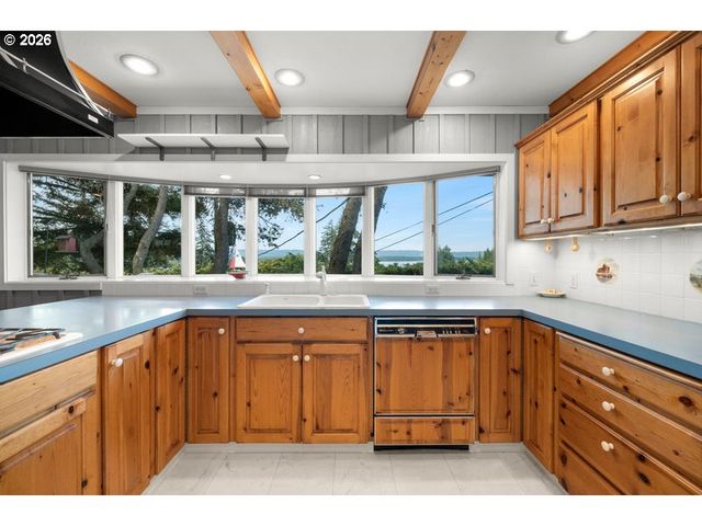 8318 Nw BACON Rd, Vancouver, WA 98665