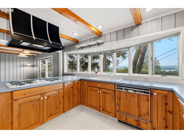 8318 Nw BACON Rd, Vancouver, WA 98665
