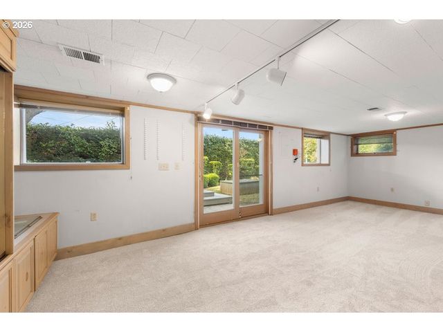 8318 Nw BACON Rd, Vancouver, WA 98665