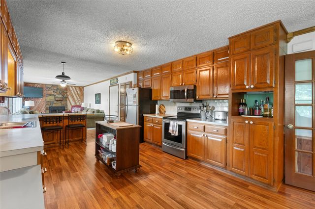 50 Channel Point Road, Eufaula, OK 74432