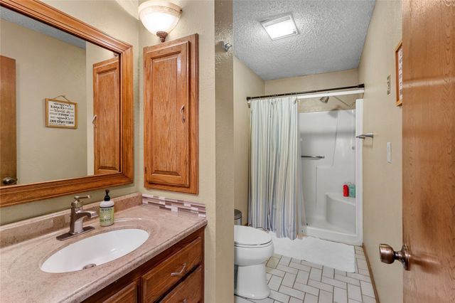 50 Channel Point Road, Eufaula, OK 74432