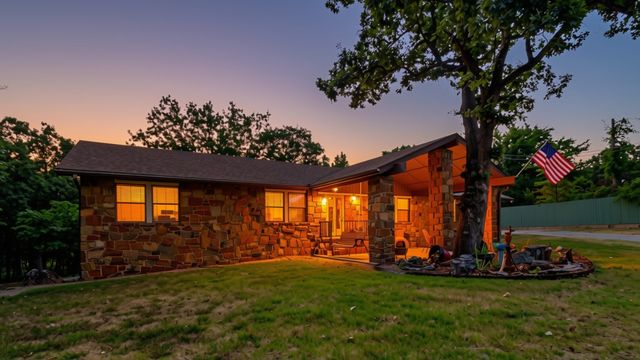50 Channel Point Road, Eufaula, OK 74432