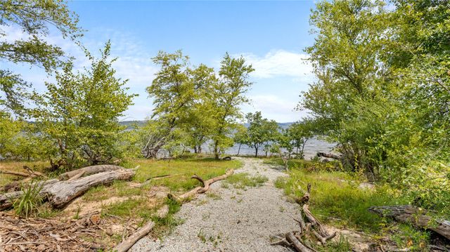 50 Channel Point Road, Eufaula, OK 74432