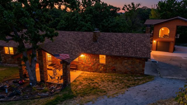 50 Channel Point Road, Eufaula, OK 74432