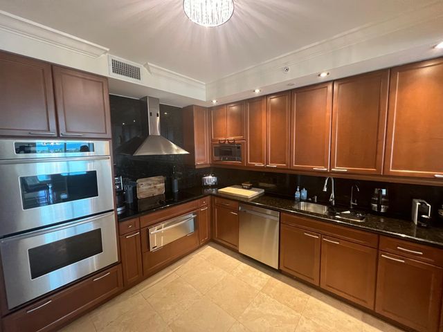 20201 E Country Club Drive 1009, Aventura, FL 33180