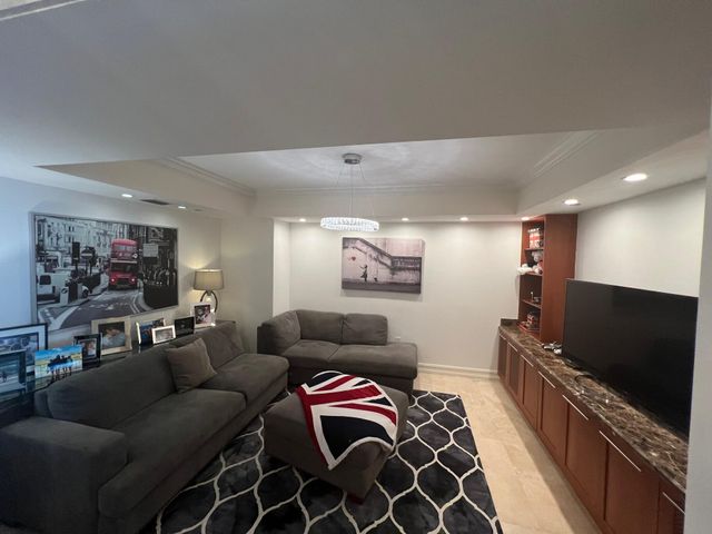 20201 E Country Club Drive 1009, Aventura, FL 33180