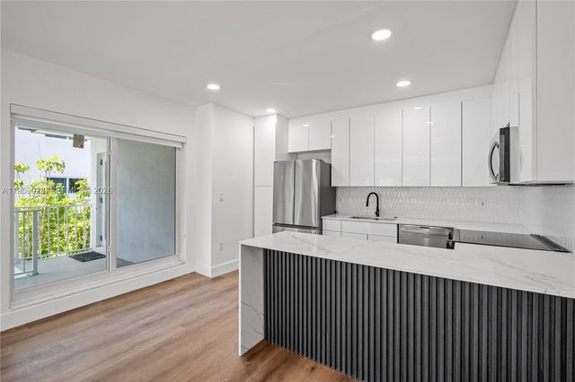 3661 NE 170th St 2, North Miami Beach, FL 33160