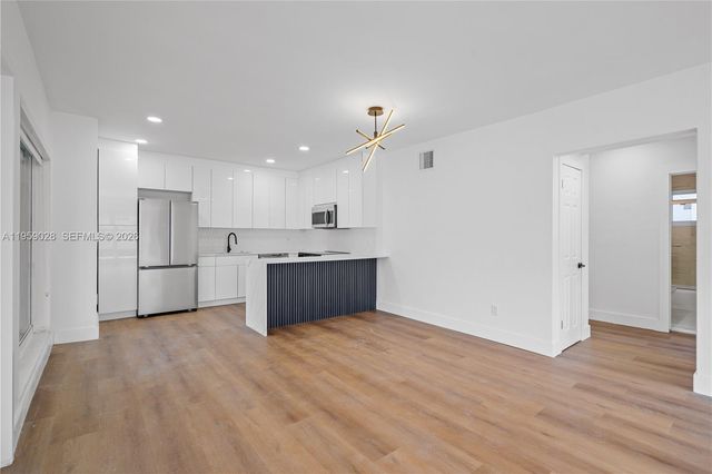 3661 NE 170th St 2, North Miami Beach, FL 33160