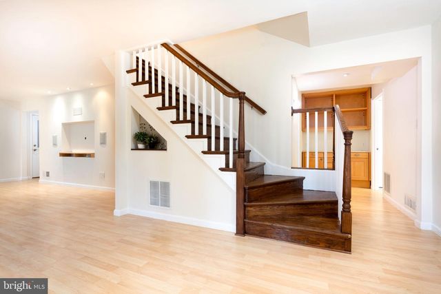 6905 BREEZEWOOD TER #., North Bethesda, MD 20852