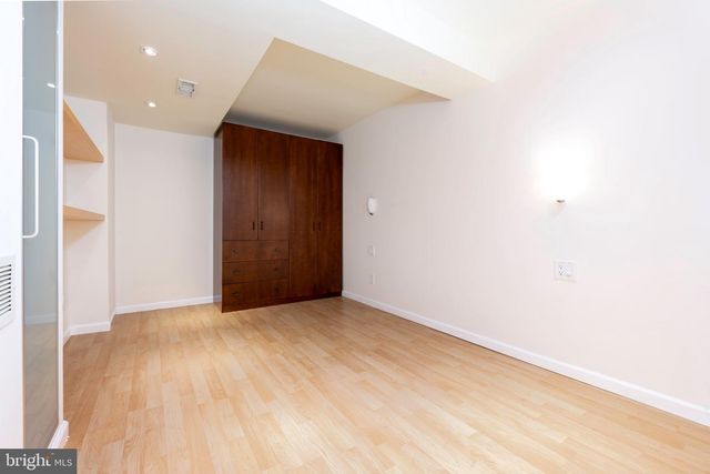 6905 BREEZEWOOD TER #., North Bethesda, MD 20852