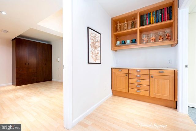 6905 BREEZEWOOD TER #., North Bethesda, MD 20852